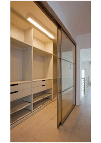 Линейная гардеробная комната с дверями купе Пенза